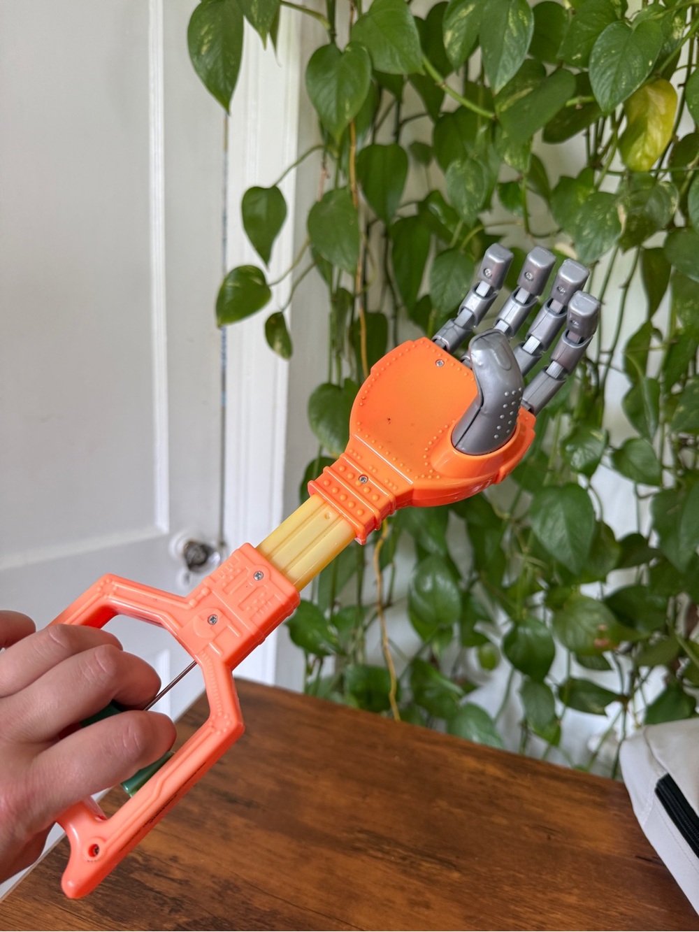 Orange Extendable Toy Grabber Reach Tool - Unknown Brand - Picture 7 of 8